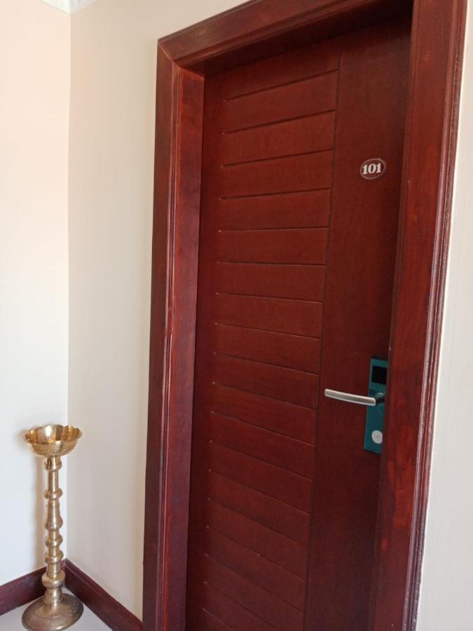 Mercuryfm 101 Yarl Mercury Inn - Jaffna Exterior foto